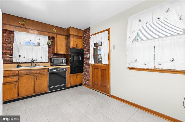 133 CEDAR HILL RD, Baltimore, MD 21225