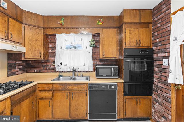 133 CEDAR HILL RD, Baltimore, MD 21225