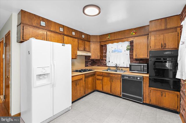 133 CEDAR HILL RD, Baltimore, MD 21225