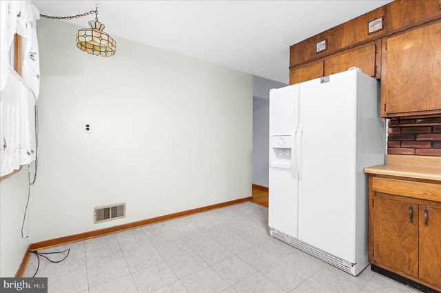 133 CEDAR HILL RD, Baltimore, MD 21225