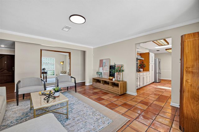 9650 Meadowcroft Drive, Houston, TX 77063
