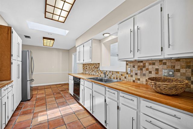 9650 Meadowcroft Drive, Houston, TX 77063