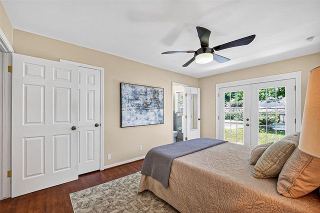 9650 Meadowcroft Drive, Houston, TX 77063