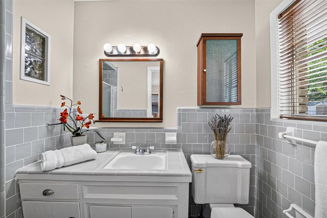 9650 Meadowcroft Drive, Houston, TX 77063