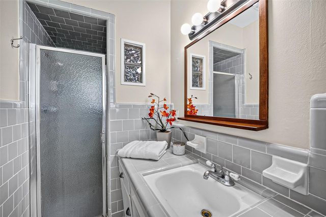 9650 Meadowcroft Drive, Houston, TX 77063