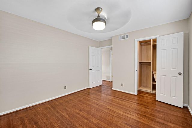 9650 Meadowcroft Drive, Houston, TX 77063