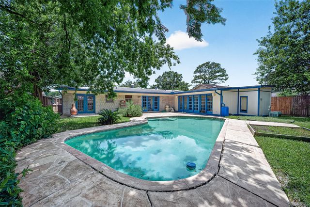 9650 Meadowcroft Drive, Houston, TX 77063