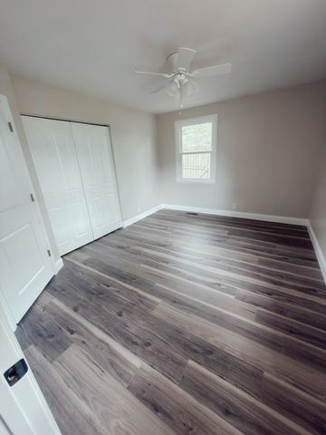 123 Delaware Dr, Clarksville, TN 37042