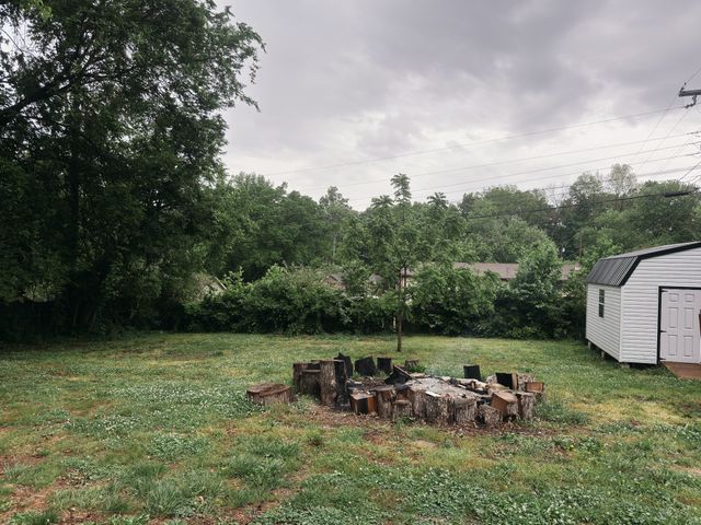 123 Delaware Dr, Clarksville, TN 37042