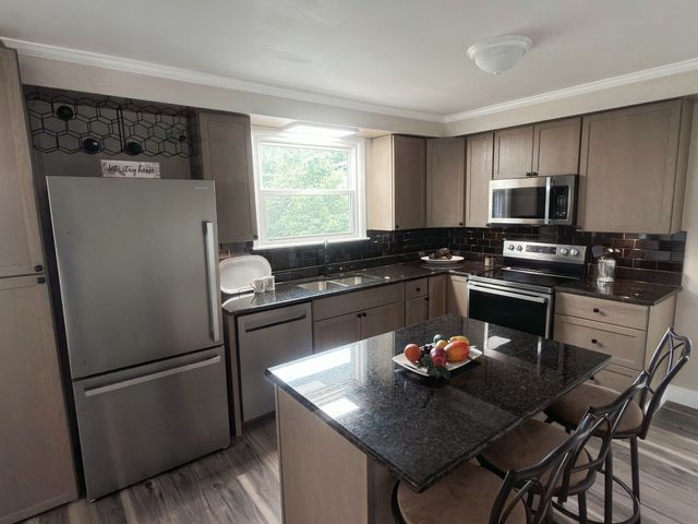 123 Delaware Dr, Clarksville, TN 37042