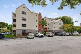 8373 Lake Drive Apt 307, Doral, FL 33166
