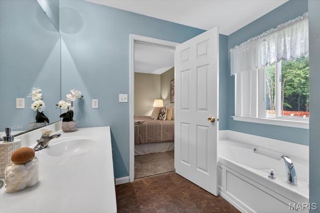 530 Sandra Way, Winfield, MO 63389