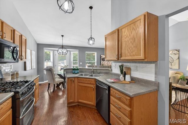 530 Sandra Way, Winfield, MO 63389