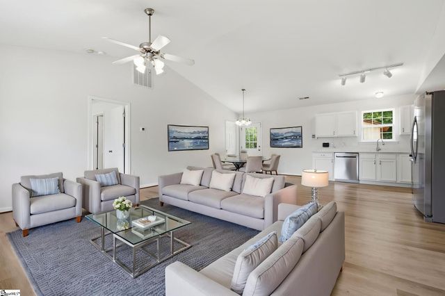 366 Edwards Road, Duncan, SC 29365