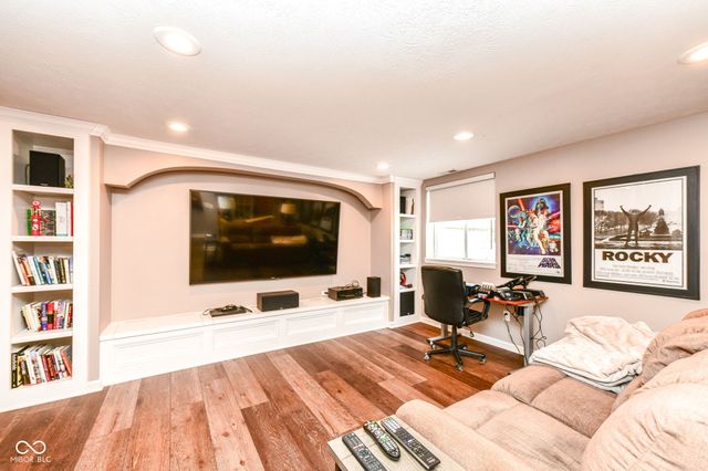 11904 Suncatcher Drive, Fishers, IN 46037