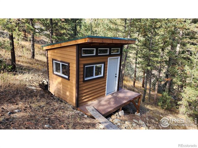 84 Copper Hill Road, Glen Haven, CO 80532