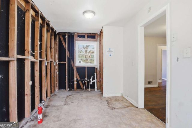 256 Silver Springs Circle SW, Atlanta, GA 30310