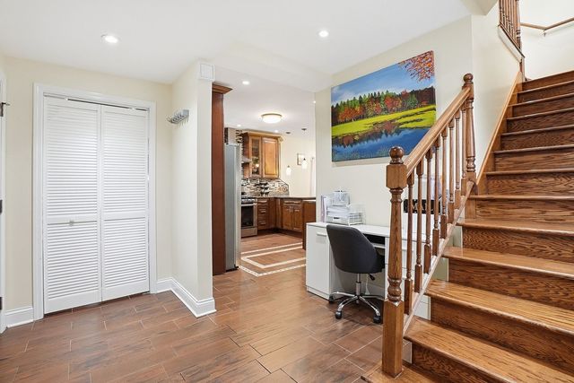 1942 W Fargo Avenue, Chicago, IL 60645