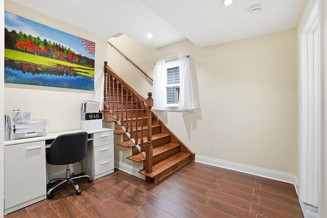 1942 W Fargo Avenue, Chicago, IL 60645