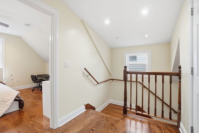 1942 W Fargo Avenue, Chicago, IL 60645