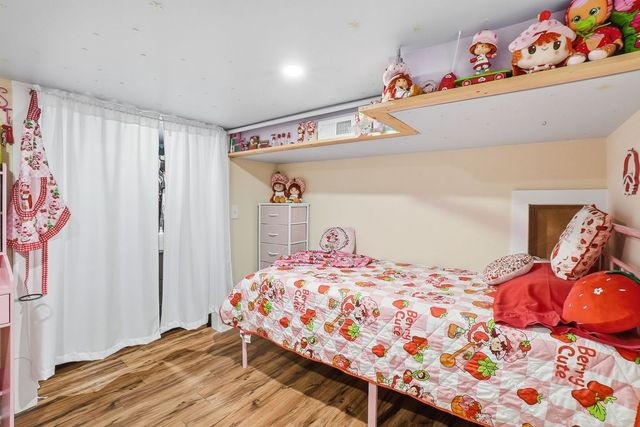 1942 W Fargo Avenue, Chicago, IL 60645