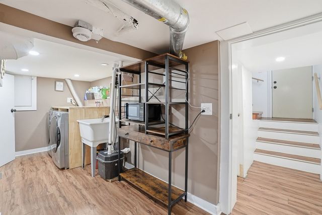 1942 W Fargo Avenue, Chicago, IL 60645