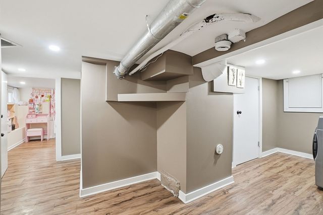 1942 W Fargo Avenue, Chicago, IL 60645