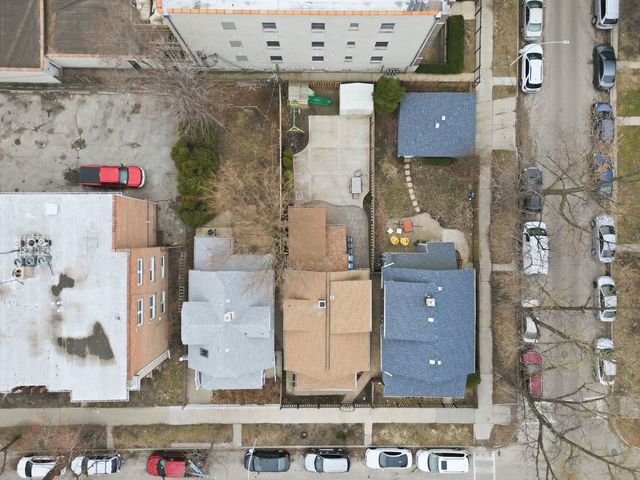 1942 W Fargo Avenue, Chicago, IL 60645