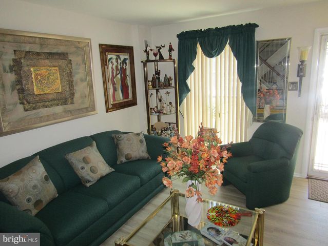 8409 GIBBS PL, Philadelphia, PA 19153