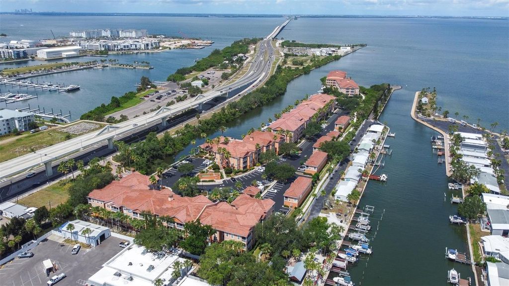 Image 49 of property listing at 5000 CULBREATH KEY WAY 1-309, Tampa, FL 33611