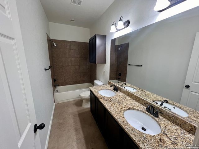 174 Joanne Cv, New Braunfels, TX 72887