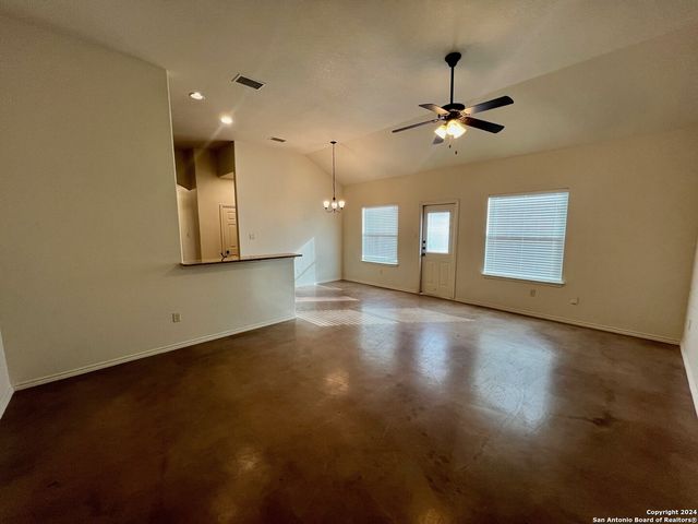 174 Joanne Cv, New Braunfels, TX 72887