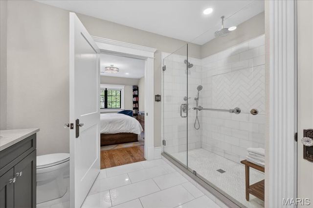 424 Oakley Drive, St Louis, MO 63105