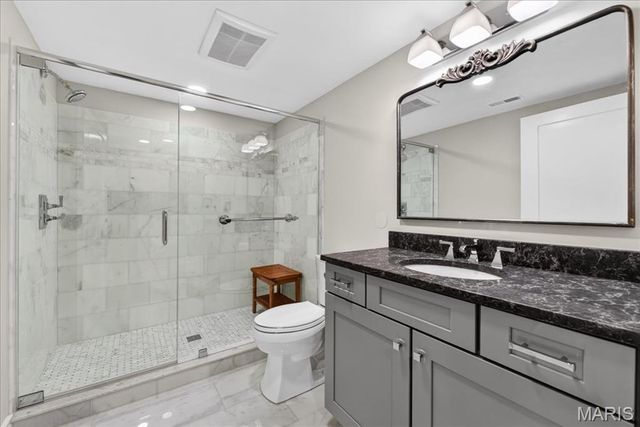 424 Oakley Drive, St Louis, MO 63105