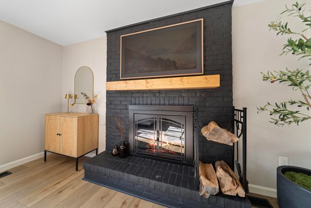 27 Hyacinth Drive, Nashua, NH 03062