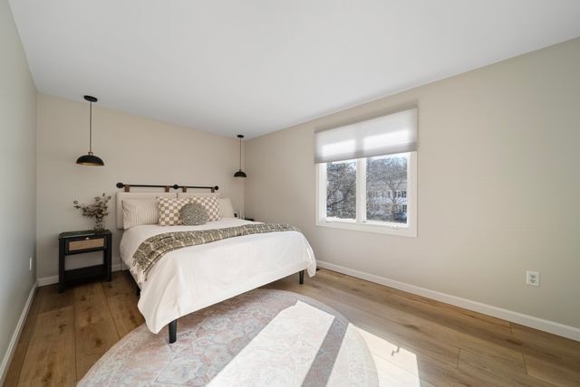 27 Hyacinth Drive, Nashua, NH 03062