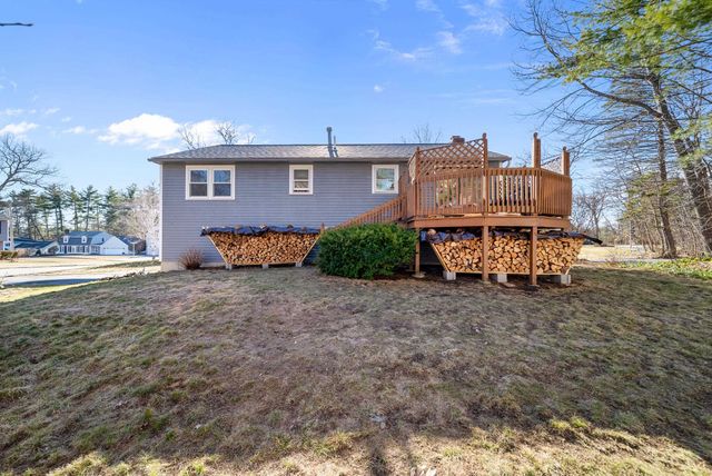 27 Hyacinth Drive, Nashua, NH 03062