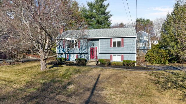 27 Hyacinth Drive, Nashua, NH 03062
