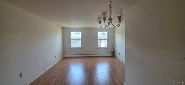 10 Wayne 21, Amherst, NY 14225