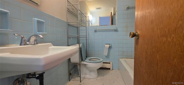 10 Wayne 21, Amherst, NY 14225