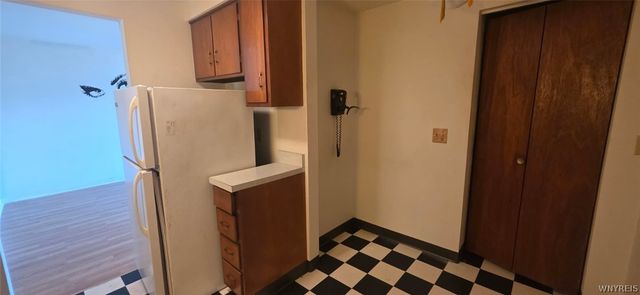 10 Wayne 21, Amherst, NY 14225