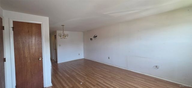 10 Wayne 21, Amherst, NY 14225