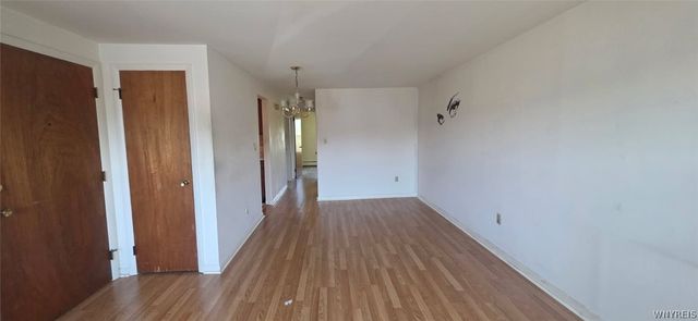 10 Wayne 21, Amherst, NY 14225