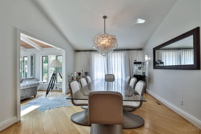 6220 Hawk Ridge Lane, Indian Hill, OH 45243