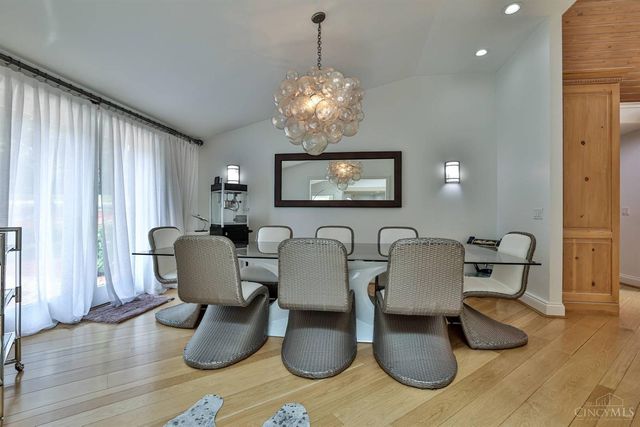 6220 Hawk Ridge Lane, Indian Hill, OH 45243