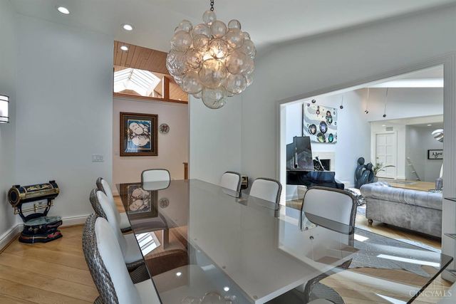 6220 Hawk Ridge Lane, Indian Hill, OH 45243