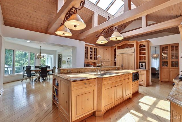 6220 Hawk Ridge Lane, Indian Hill, OH 45243