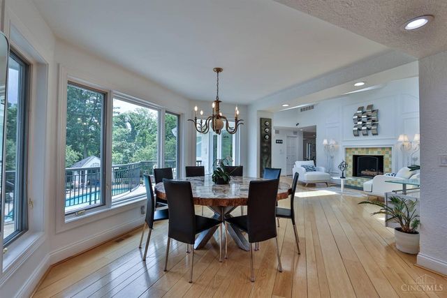 6220 Hawk Ridge Lane, Indian Hill, OH 45243