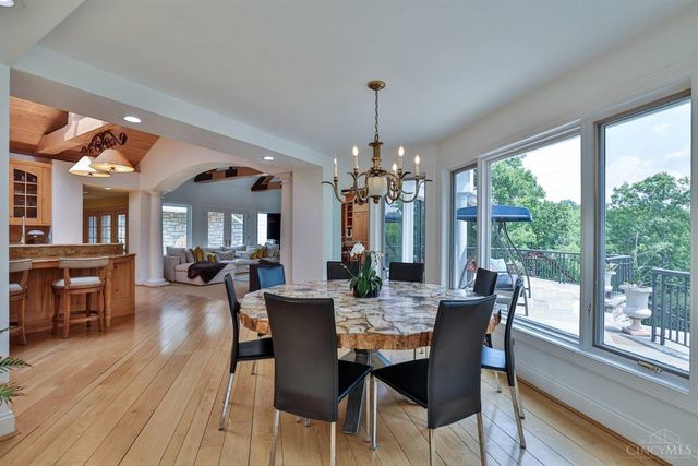 6220 Hawk Ridge Lane, Indian Hill, OH 45243