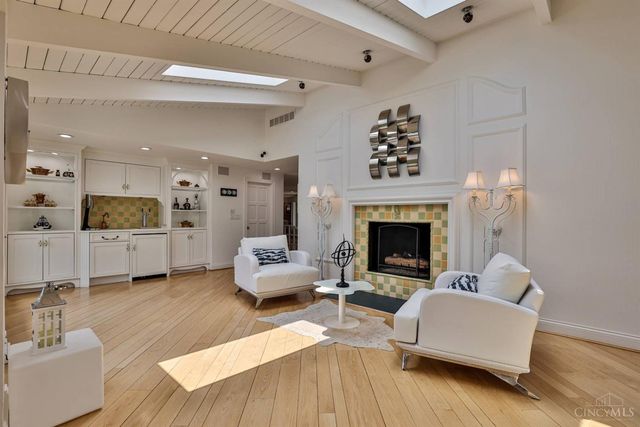 6220 Hawk Ridge Lane, Indian Hill, OH 45243